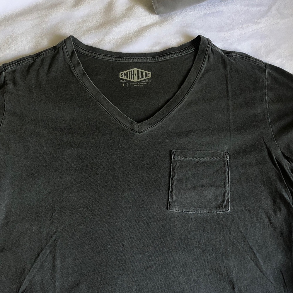 Women’s dark grey V-Neck Short Sleeve Tee with Pocket